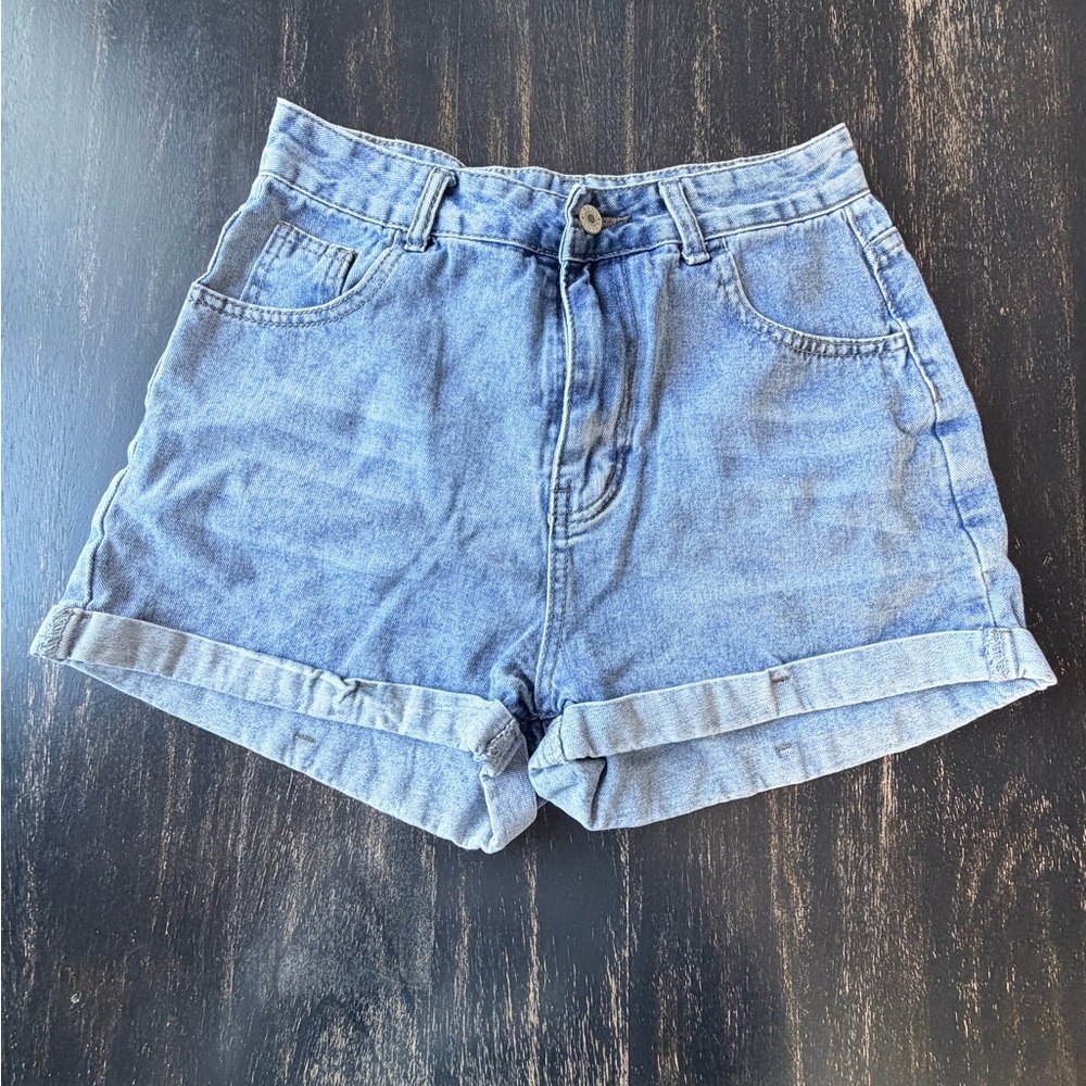 SHEIN EZwear Rolled High rise demin shorts. Size M
